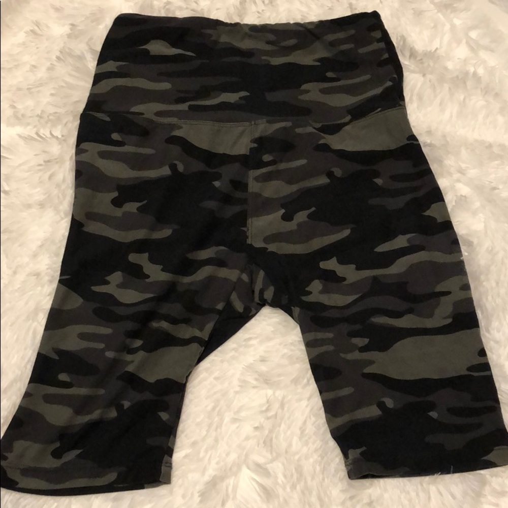 Camouflage Bermuda/Long Shorts
